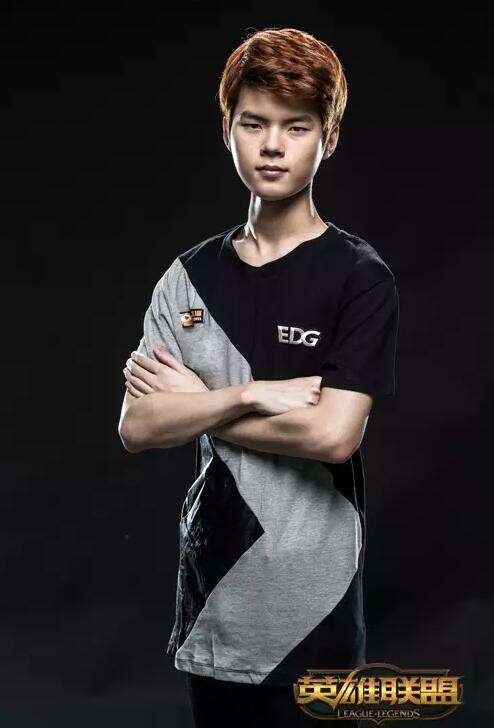 LGD横扫C9，Deft开启传奇时刻鏖战多局2025世界赛，引爆全场热议