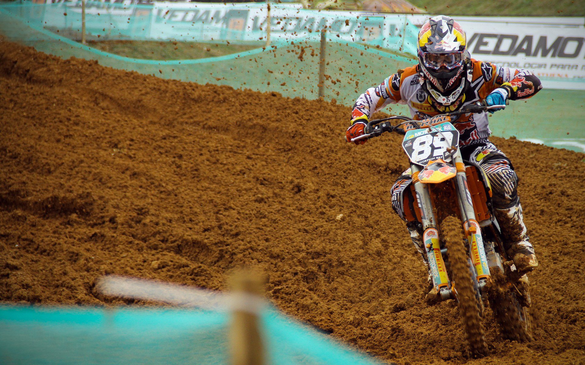 红白风暴席卷陶瓷球场,奥亚尔萨瓦尔导演德国坦克碾压式胜利