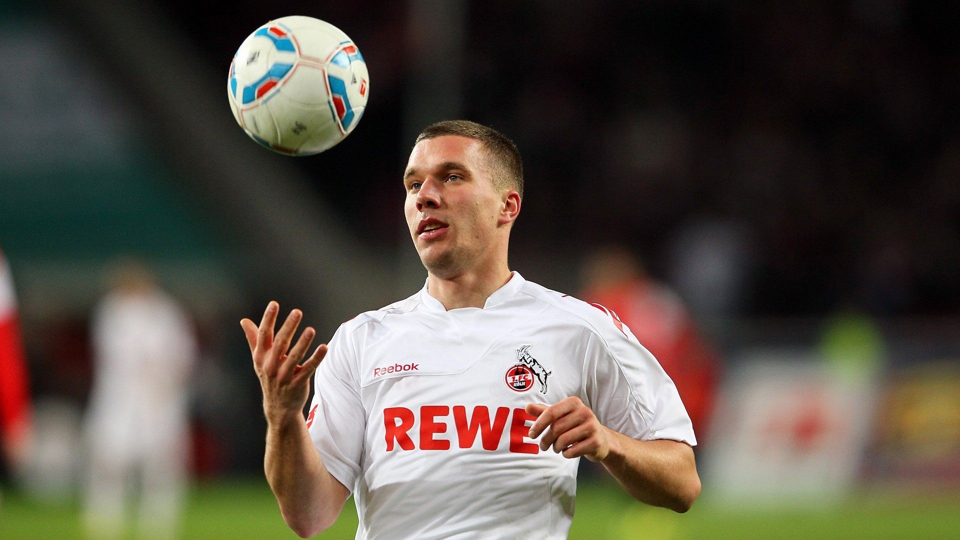 乌拉圭对阵德国，楚阿梅尼全程高能输出，一场经典对决的隐形英雄引爆赛场！