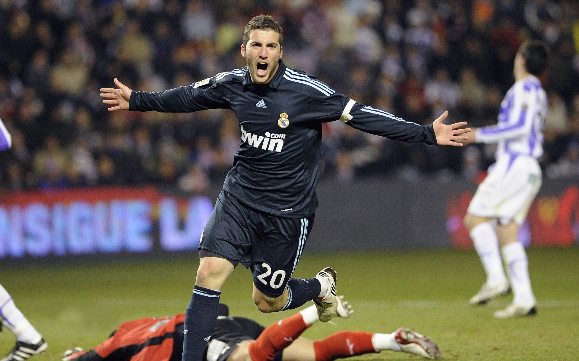 武切维奇打出核武级数据！广东队以他为中心，对山西队实施降维打击