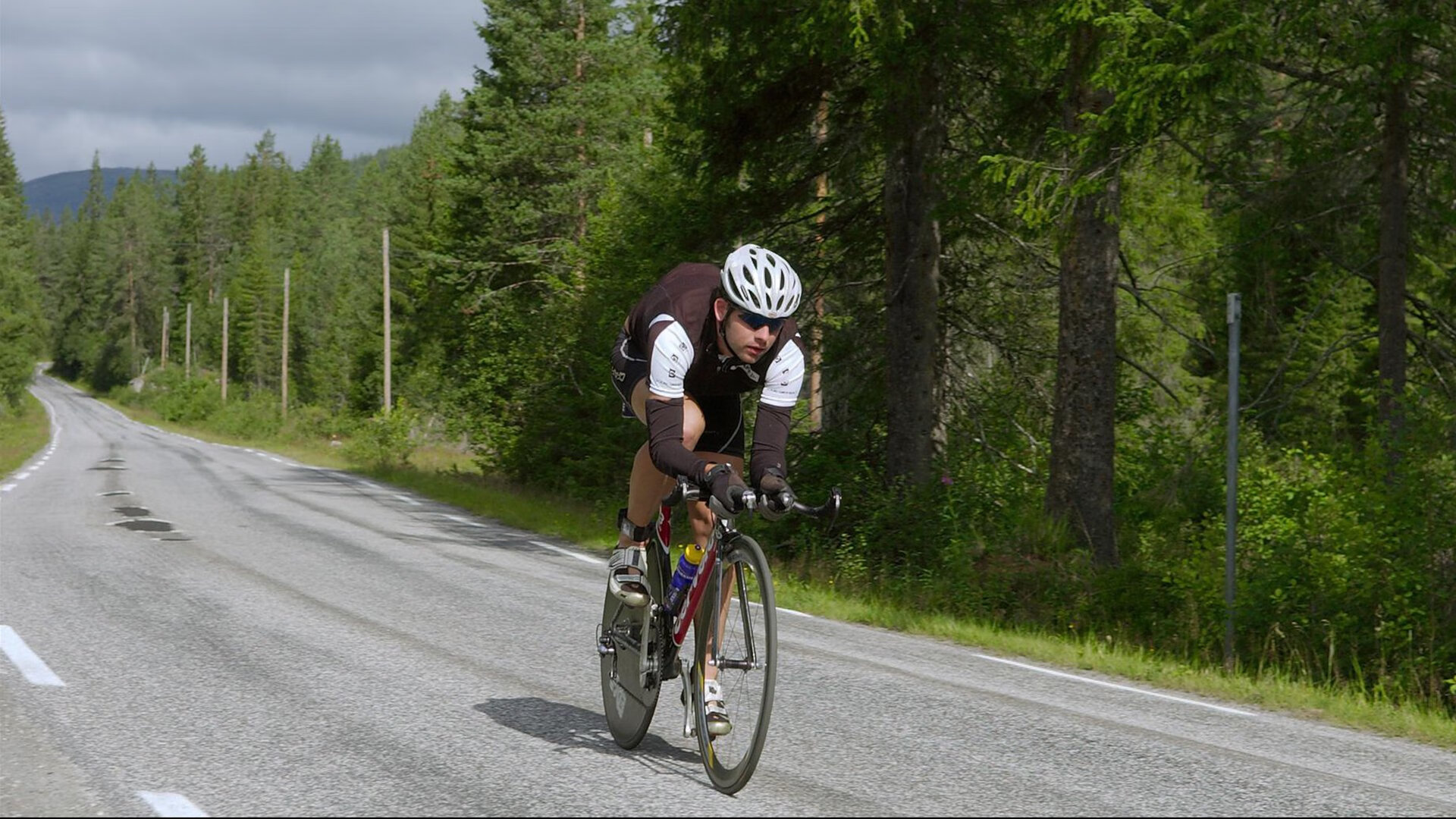 F1街道赛的草根逆袭，当步行者在摩天楼宇间淘汰了上海队